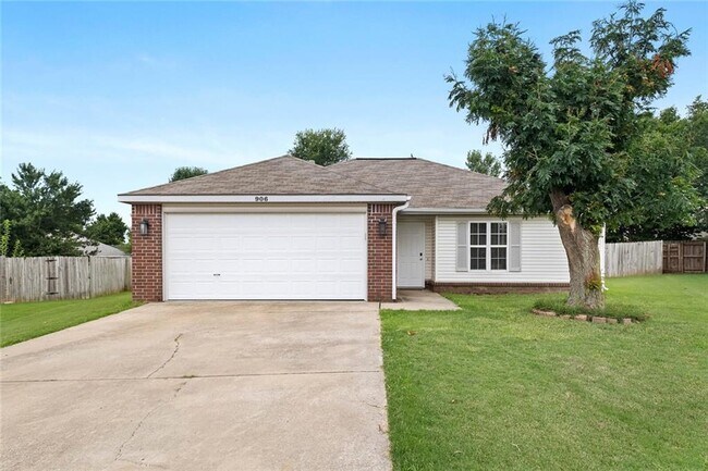906 SW Terry Ln in Bentonville, AR - Building Photo - Building Photo