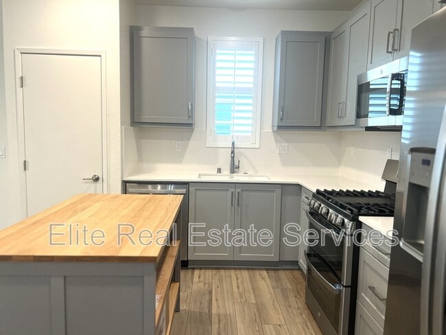 5465 Seacliff Pl in San Diego, CA - Building Photo - Building Photo