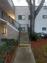 2375 Fox Chase Blvd in Palm Harbor, FL - Building Photo - Building Photo