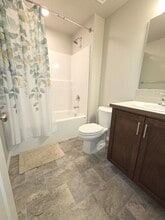 600 Van Wy in Grandview, WA - Foto de edificio - Building Photo