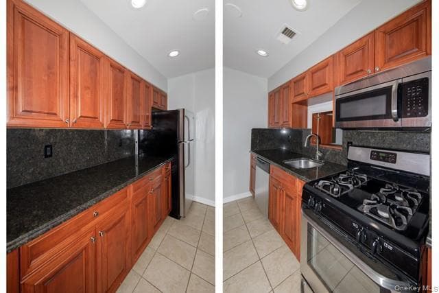 442 Lake Pointe Dr in Middle Island, NY - Building Photo - Building Photo