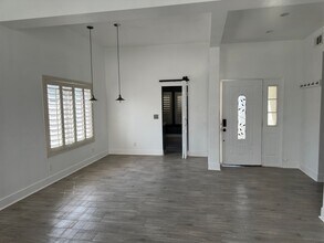 7608 Sea Wind Dr in Las Vegas, NV - Building Photo - Building Photo