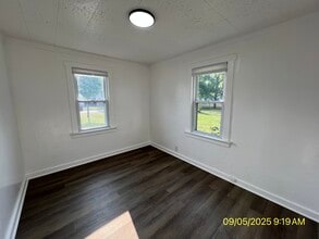 2117 N Janney Ave in Muncie, IN - Foto de edificio - Building Photo