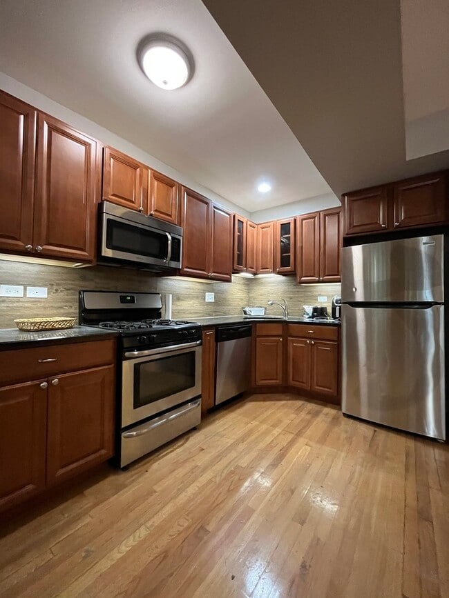 property at 4938 N Winthrop Ave