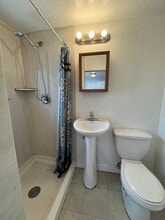 713 Cannon Rd SW, Unit B in Albuquerque, NM - Building Photo - Building Photo