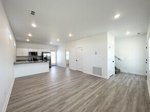 1070 Boardwalk in Centerton, AR - Building Photo - Building Photo