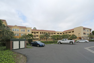 Casa Bella Apartments in Santa Paula, CA - Building Photo - Building Photo