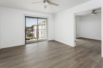 Villa de Cortez in Phoenix, AZ - Building Photo - Building Photo