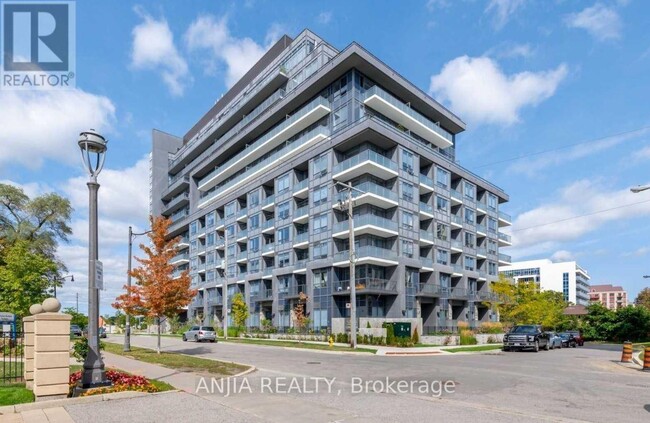 7-807 Kenaston Gardens