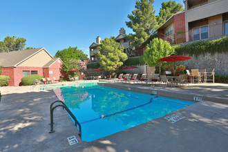 The Pointe Apartments in El Paso, TX - Foto de edificio - Other