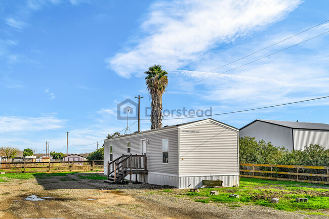 1648 Edna Ct in Tracy, CA - Building Photo - Building Photo