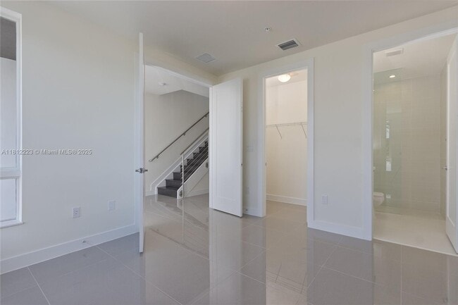 10341 NW 64th Ln in Doral, FL - Building Photo - Building Photo
