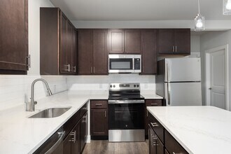 Piazza on West Pine in St. Louis, MO - Building Photo - Building Photo