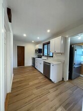 94 Gordon Rd in Braintree, MA - Foto de edificio - Building Photo