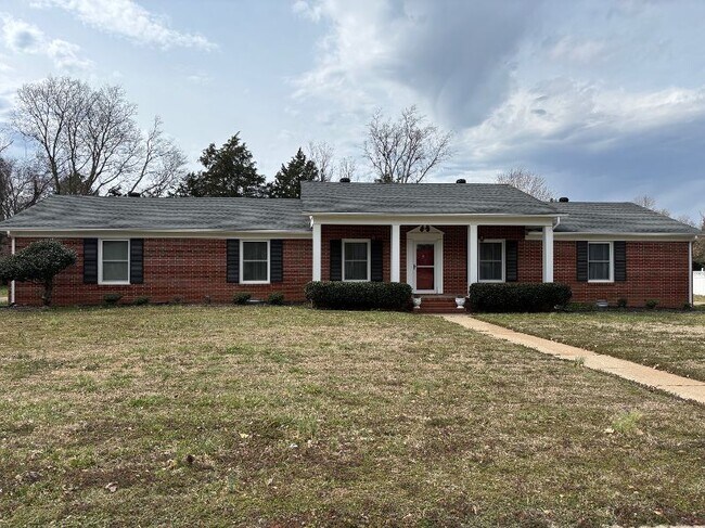 707 Chickasaw Rd in Murfreesboro, TN - Building Photo - Building Photo