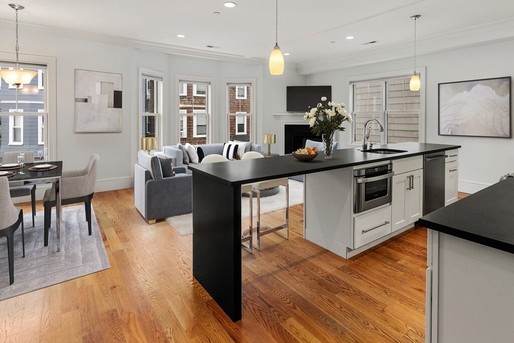 27 Washburn St in Boston, MA - Building Photo