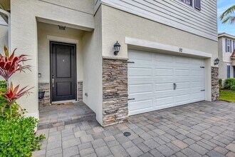 92 Palmetto Ln, Unit A in Royal Palm Beach, FL - Building Photo - Building Photo