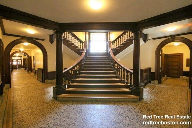 2 Ware St, Unit 511 in Cambridge, MA - Building Photo - Building Photo