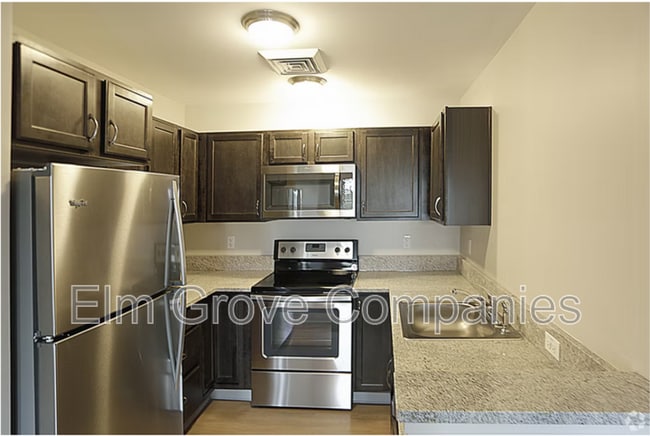 13 Bridle Path in Londonderry, NH - Building Photo - Building Photo
