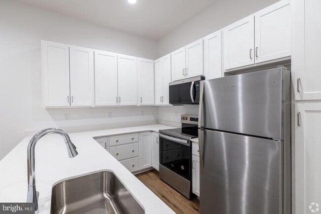property at 13 Lockwood Dr