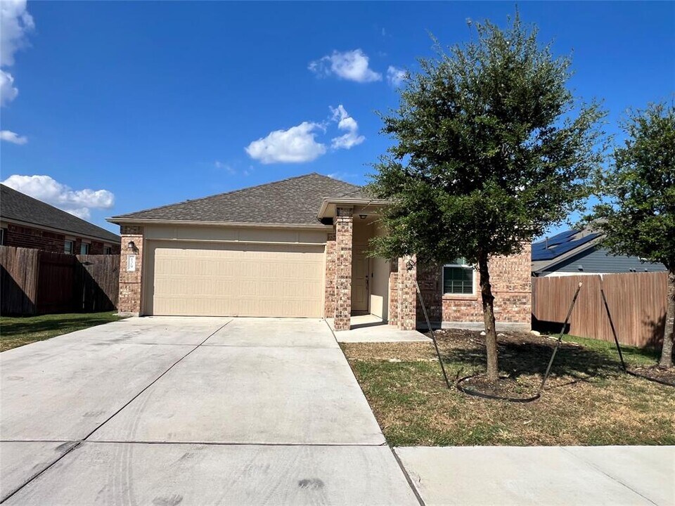 129 Concho Brook Bnd in Georgetown, TX - Building Photo