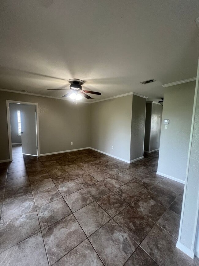 213 Cindy Ann St in Lorena, TX - Building Photo - Building Photo