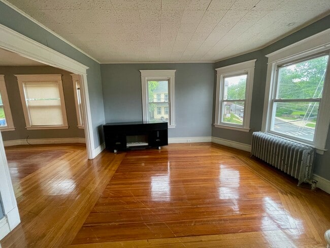 275 Cooke St in Waterbury, CT - Building Photo - Building Photo