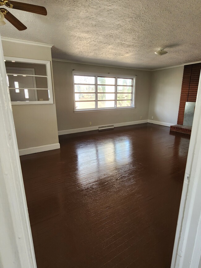 11044 Randleman Rd in Randleman, NC - Building Photo - Building Photo