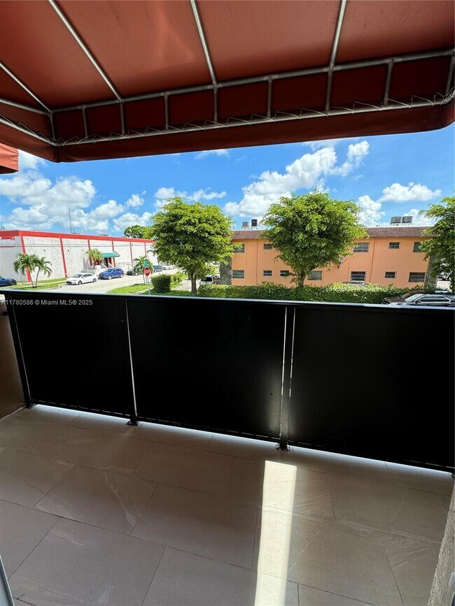 1550 W 7th Ct in Hialeah, FL - Building Photo - Building Photo