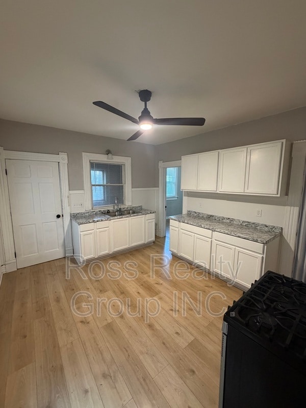 property at 1121 Delence St