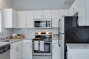 The Palmer at Las Colinas in Irving, TX - Building Photo