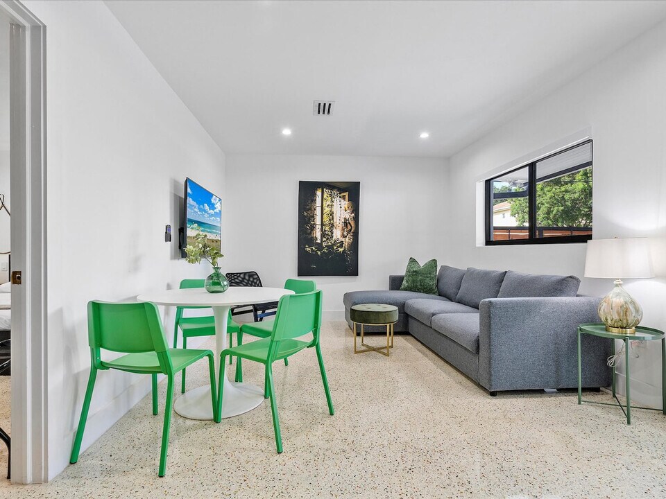 258 NW 57th St in Miami, FL - Building Photo