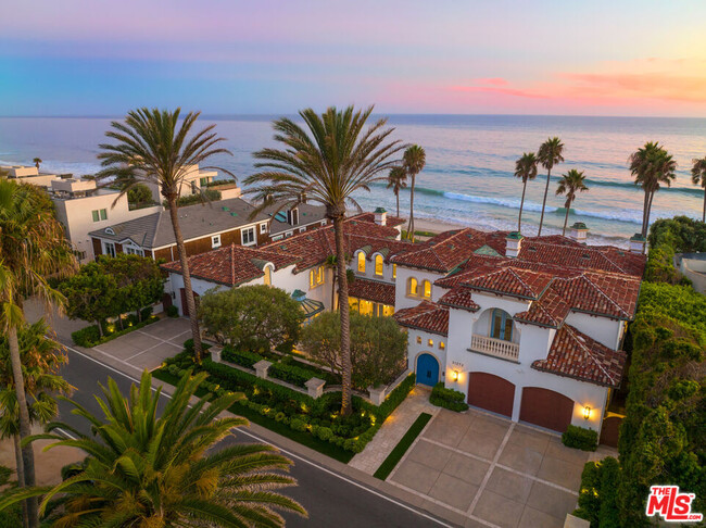 31272 Broad Beach Rd in Malibu, CA - Foto de edificio - Building Photo