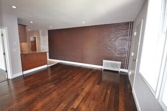 211 Maverick St, Unit 4 in Boston, MA - Building Photo - Building Photo