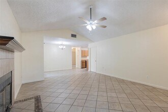 909 Kavanagh Dr in Austin, TX - Building Photo - Building Photo