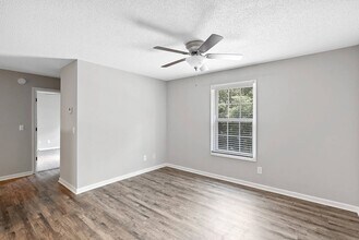 Reaves Place in Anderson, SC - Foto de edificio - Building Photo