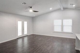 28 E Brookberry Ct in Spring, TX - Building Photo - Building Photo