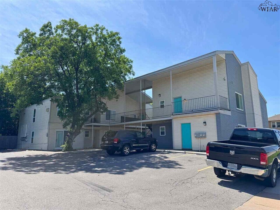 1611 Bell St in Wichita Falls, TX - Building Photo