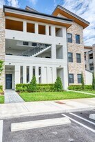 7831 NW 104th Ave in Doral, FL - Building Photo