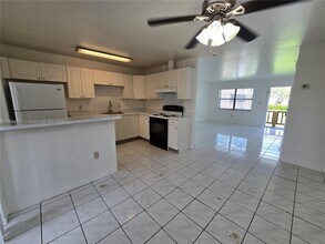 10350 SW 220th St in Cutler Bay, FL - Building Photo - Building Photo