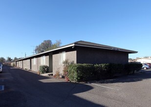 Campbell Village Apartments in Tucson, AZ - Building Photo - Building Photo