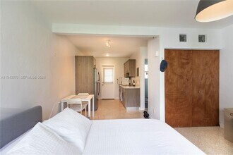 2825 SW 3rd Ave in Miami, FL - Building Photo - Building Photo