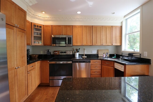 property at 1952 Quechee Main St
