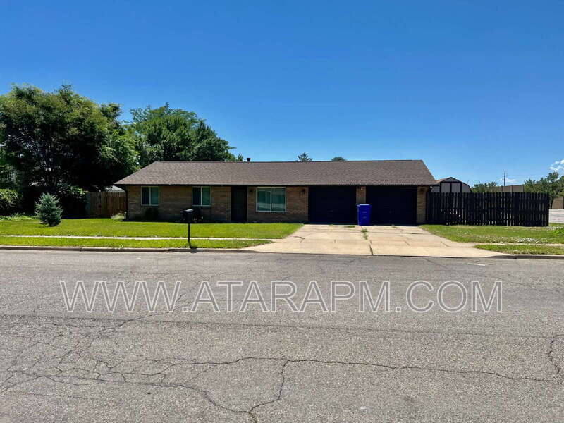 703 Creek View Rd in Centerville, UT - Building Photo
