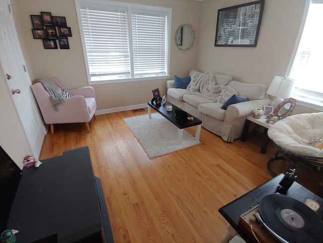 324 E 3rd St, Unit 2