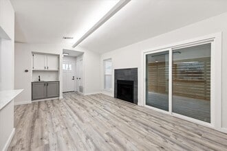 3609 Leafield Dr, Unit A in Austin, TX - Building Photo - Building Photo