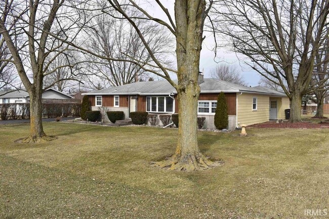 property at 1532 W Dupont Rd