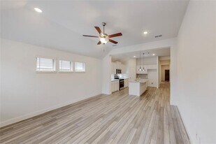 272 Tallgrass Dr in Lavon, TX - Building Photo