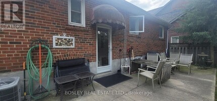 6 Youngmill Dr in Toronto, ON - Building Photo - Building Photo