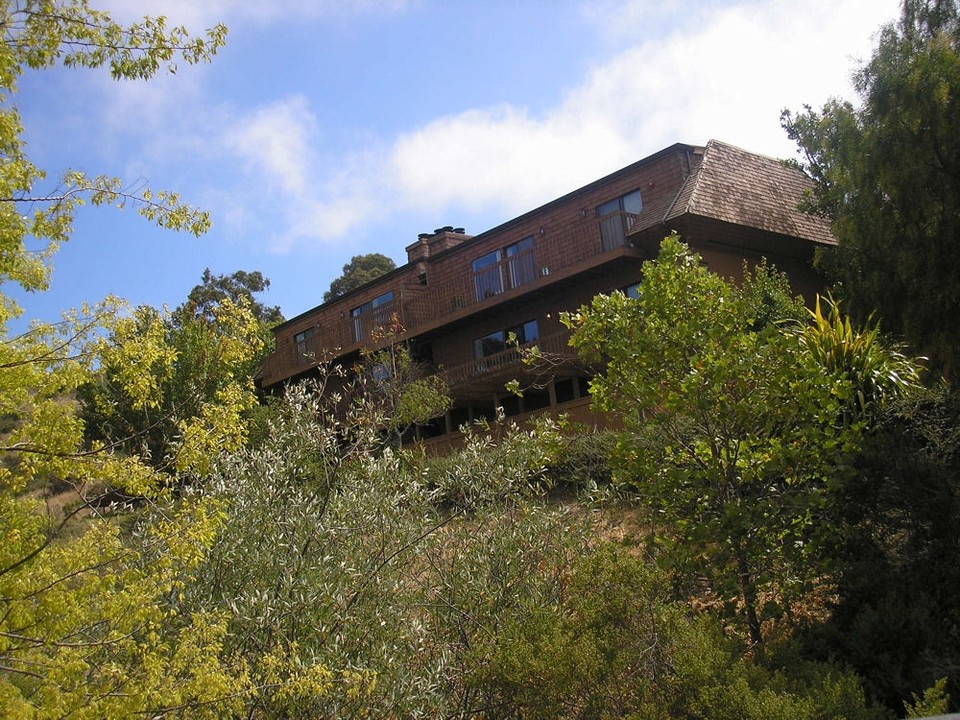 Birds Nest Court in Mill Valley, CA - Building Photo